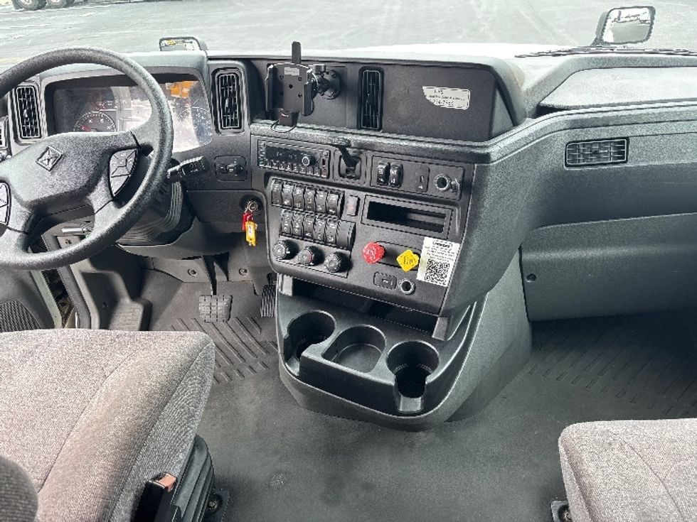 Sleeper Tractor-Heavy Duty Tractors-International-2023-LT625-Atlanta-GA-599,865\n\t\tmiles-$ 48,000 - Image 12