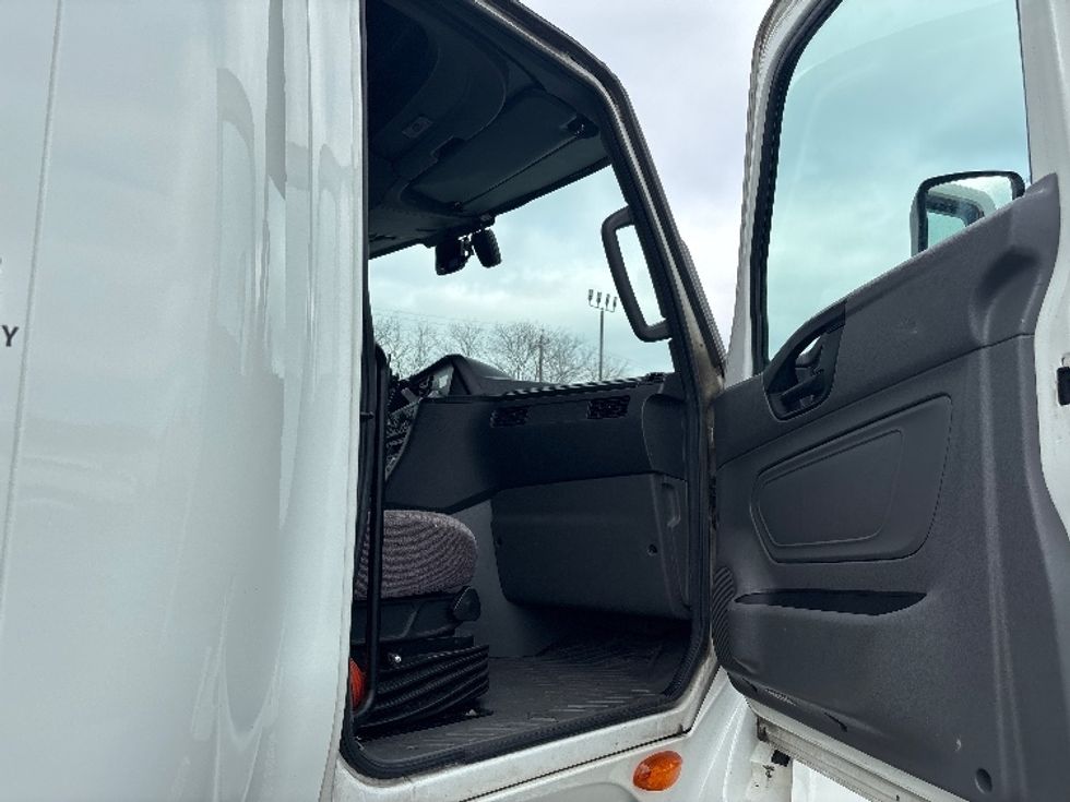 Sleeper Tractor-Heavy Duty Tractors-International-2023-LT625-Atlanta-GA-599,865\n\t\tmiles-$ 48,000 - Image 13
