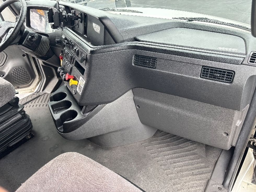 Sleeper Tractor-Heavy Duty Tractors-International-2023-LT625-Atlanta-GA-599,865\n\t\tmiles-$ 48,000 - Image 15