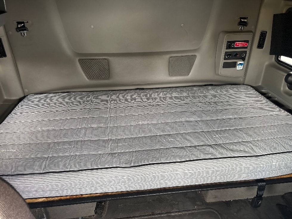 Sleeper Tractor-Heavy Duty Tractors-International-2023-LT625-Atlanta-GA-599,865\n\t\tmiles-$ 48,000 - Image 16