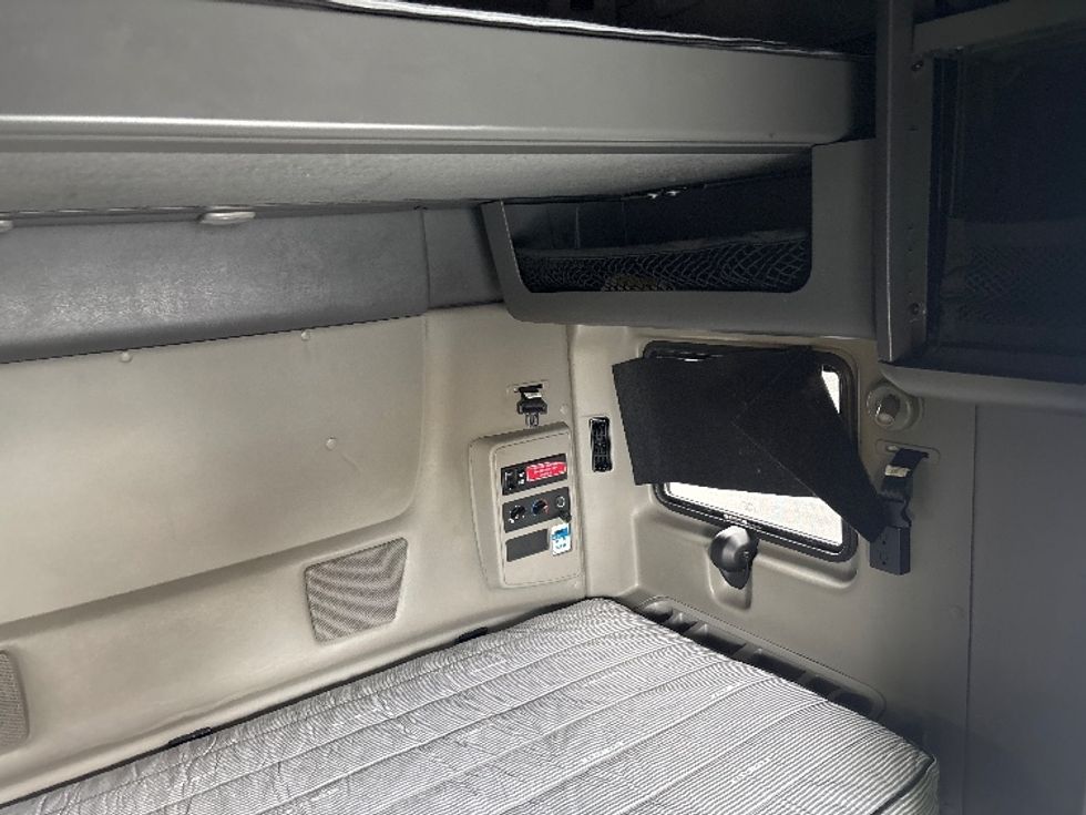 Sleeper Tractor-Heavy Duty Tractors-International-2023-LT625-Atlanta-GA-599,865\n\t\tmiles-$ 48,000 - Image 18