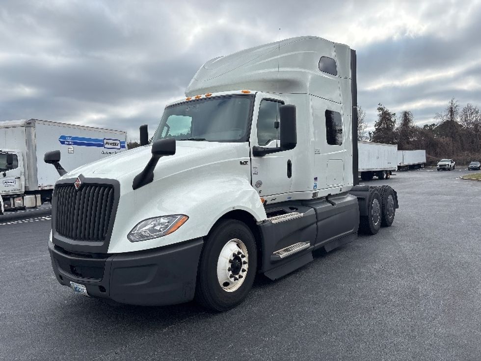 Sleeper Tractor-Heavy Duty Tractors-International-2023-LT625-Atlanta-GA-599,865\n\t\tmiles-$ 48,000 - Image 3