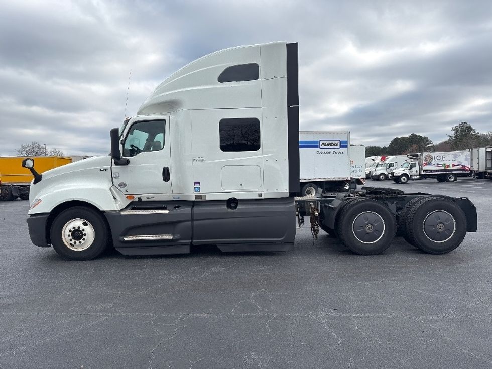 Sleeper Tractor-Heavy Duty Tractors-International-2023-LT625-Atlanta-GA-599,865\n\t\tmiles-$ 48,000 - Image 4