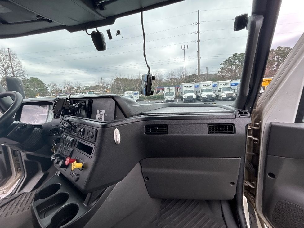 Sleeper Tractor-Heavy Duty Tractors-International-2023-LT625-Atlanta-GA-602,273\n\t\tmiles-$ 47,750 - Image 14