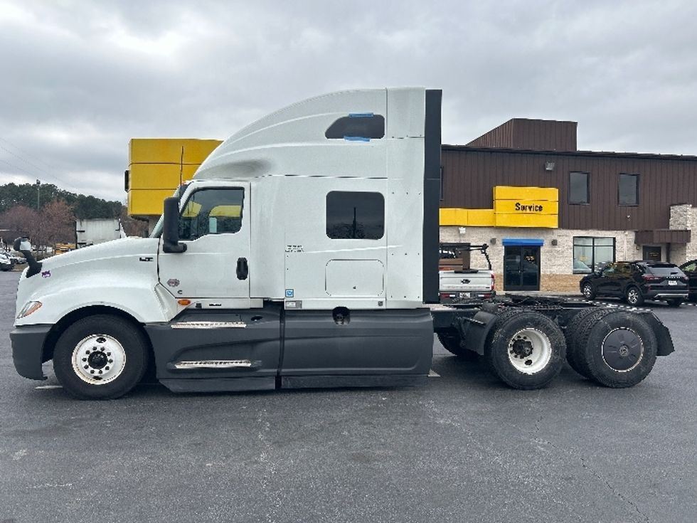 Sleeper Tractor-Heavy Duty Tractors-International-2023-LT625-Atlanta-GA-602,273\n\t\tmiles-$ 47,750 - Image 4