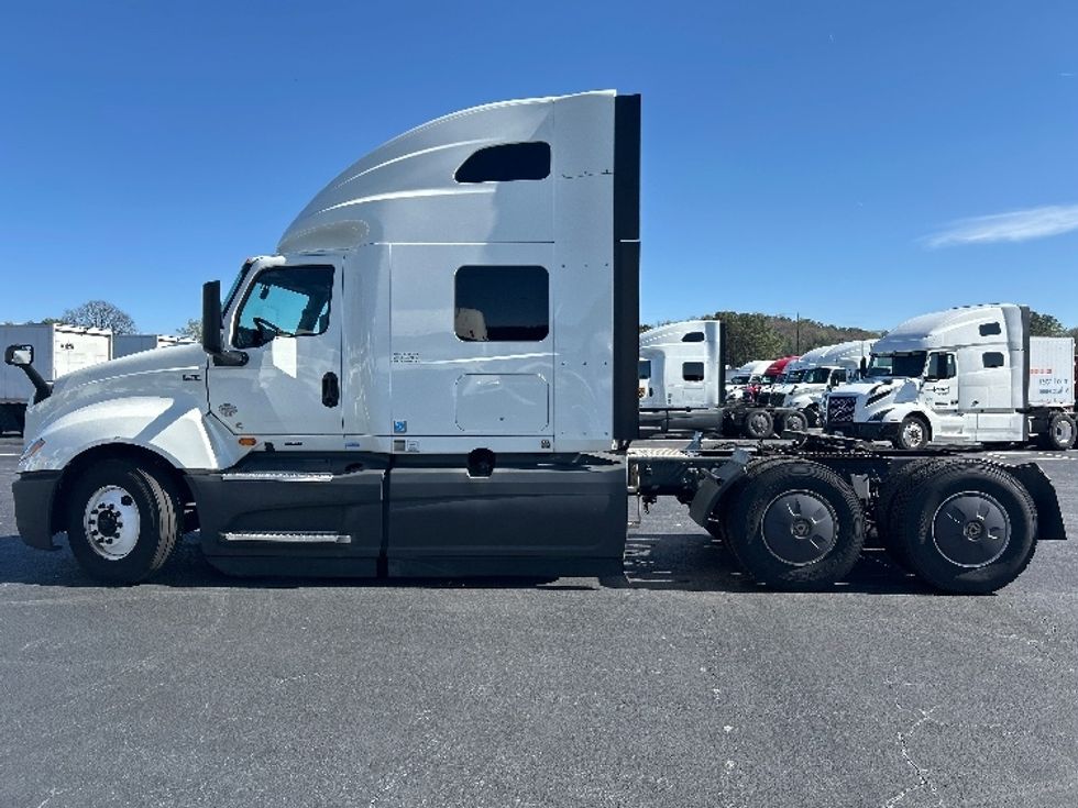 Sleeper Tractor-Heavy Duty Tractors-International-2023-LT625-Atlanta-GA-617,752\n\t\tmiles-$ 44,250 - Image 4