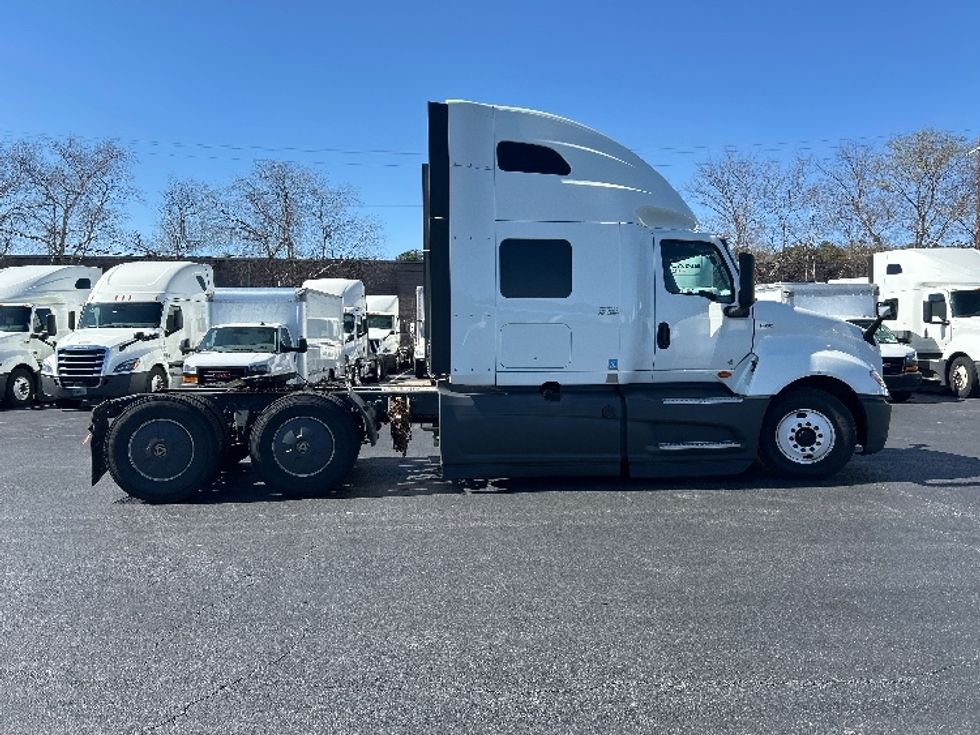 Sleeper Tractor-Heavy Duty Tractors-International-2023-LT625-Atlanta-GA-617,752\n\t\tmiles-$ 44,250 - Image 8
