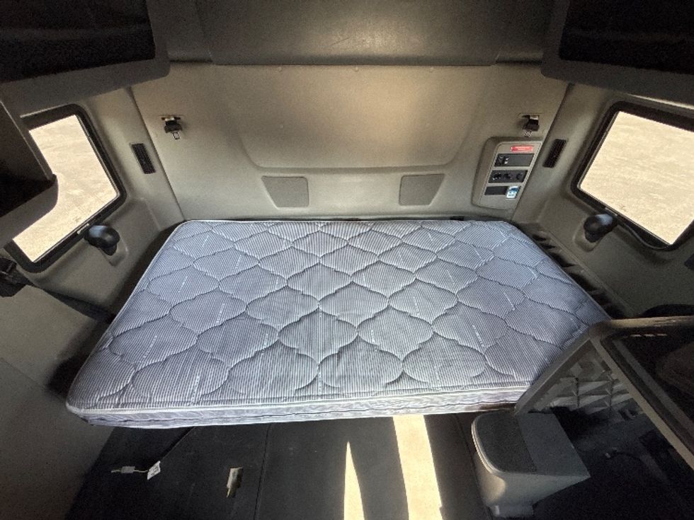 Sleeper Tractor-Heavy Duty Tractors-International-2023-LT625-Atlanta-GA-627,797\n\t\tmiles-$ 45,000 - Image 17