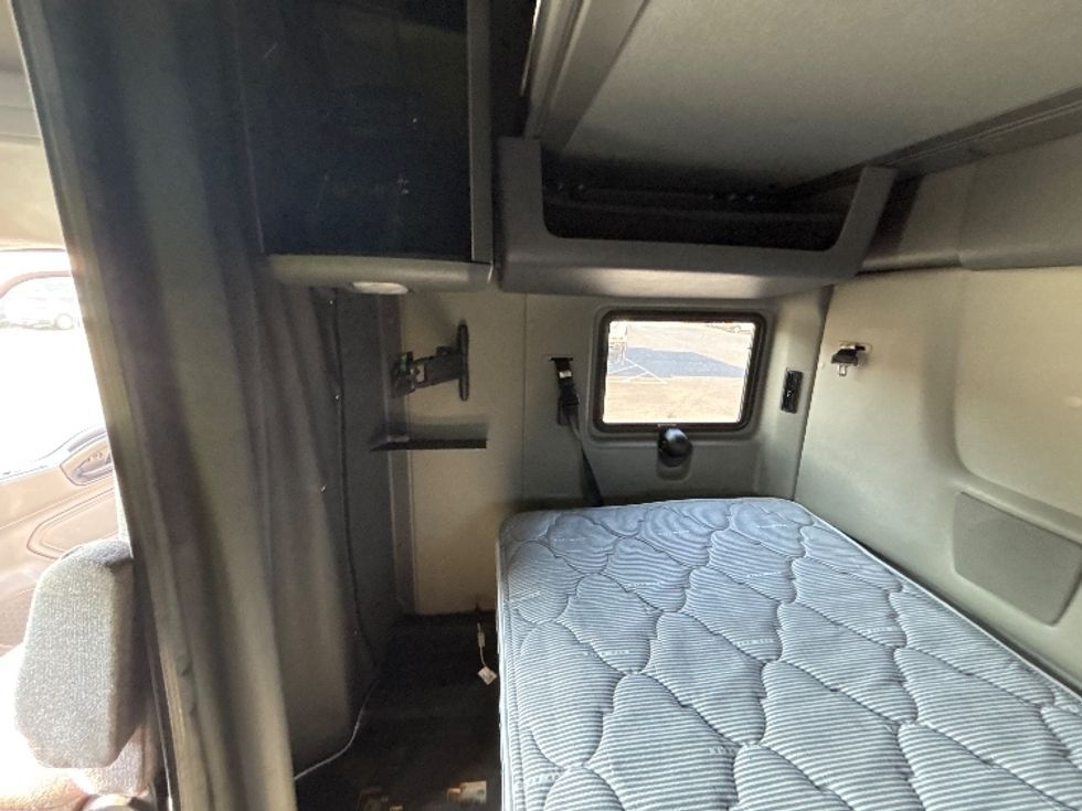 Sleeper Tractor-Heavy Duty Tractors-International-2023-LT625-Atlanta-GA-627,797\n\t\tmiles-$ 45,000 - Image 19