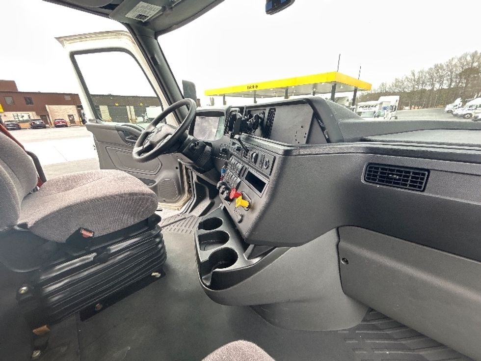 Sleeper Tractor-Heavy Duty Tractors-International-2023-LT625-Atlanta-GA-694,451\n\t\tmiles-$ 38,500 - Image 15