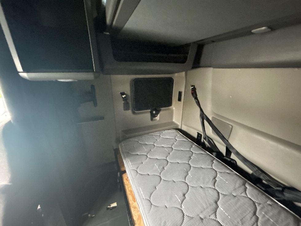 Sleeper Tractor-Heavy Duty Tractors-International-2023-LT625-Atlanta-GA-694,451\n\t\tmiles-$ 38,500 - Image 19