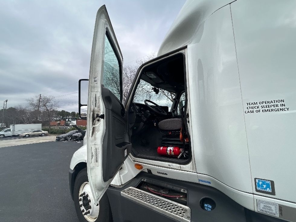 Sleeper Tractor-Heavy Duty Tractors-International-2023-LT625-Atlanta-GA-694,451\n\t\tmiles-$ 38,500 - Image 9