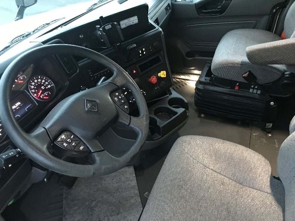 Sleeper Tractor-Heavy Duty Tractors-International-2023-LT625-Aurora-CO-696,397\n\t\tmiles-$ 40,750 - Image 10