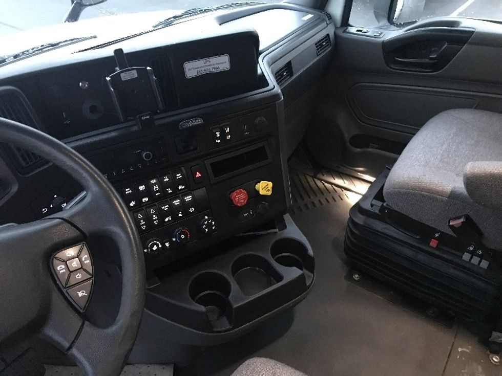 Sleeper Tractor-Heavy Duty Tractors-International-2023-LT625-Aurora-CO-696,397\n\t\tmiles-$ 40,750 - Image 12