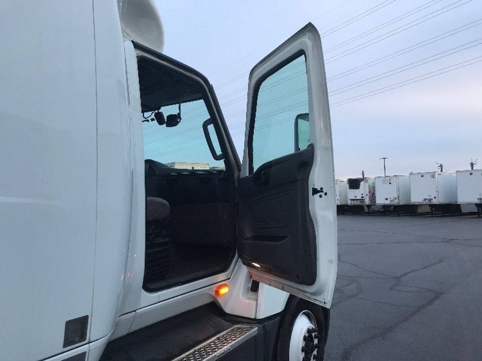 Sleeper Tractor-Heavy Duty Tractors-International-2023-LT625-Aurora-CO-696,397\n\t\tmiles-$ 40,750 - Image 13