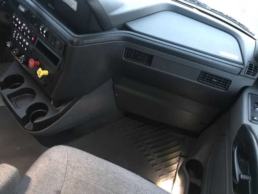 Sleeper Tractor-Heavy Duty Tractors-International-2023-LT625-Aurora-CO-696,397\n\t\tmiles-$ 40,750 - Image 15