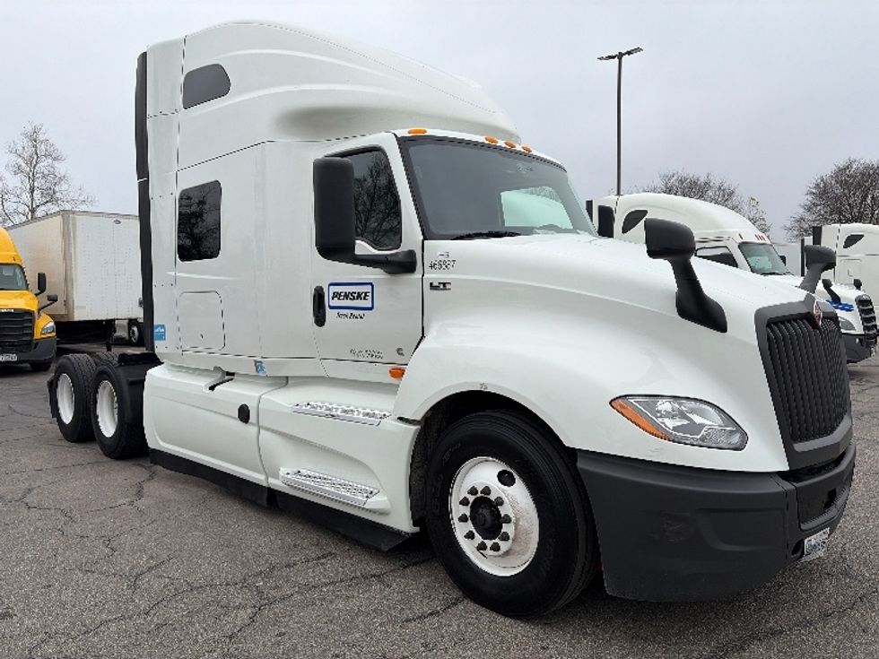 Sleeper Tractor-Heavy Duty Tractors-International-2023-LT625-Austin-TX-325,582\n\t\tmiles-$ 77,000 - Image 1