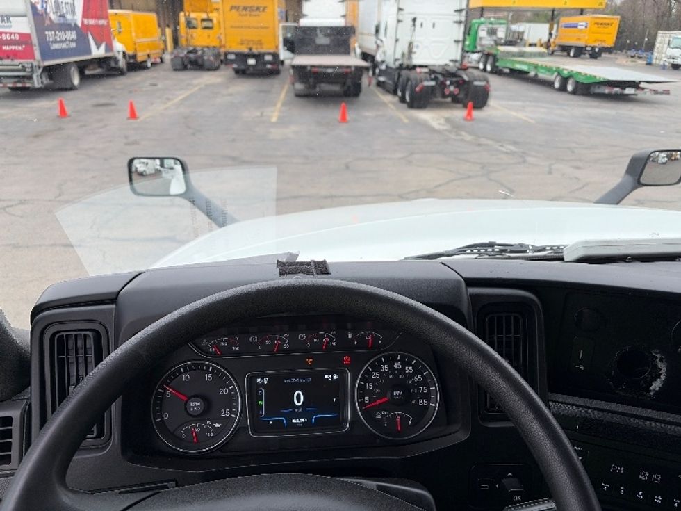 Sleeper Tractor-Heavy Duty Tractors-International-2023-LT625-Austin-TX-325,582\n\t\tmiles-$ 77,000 - Image 11