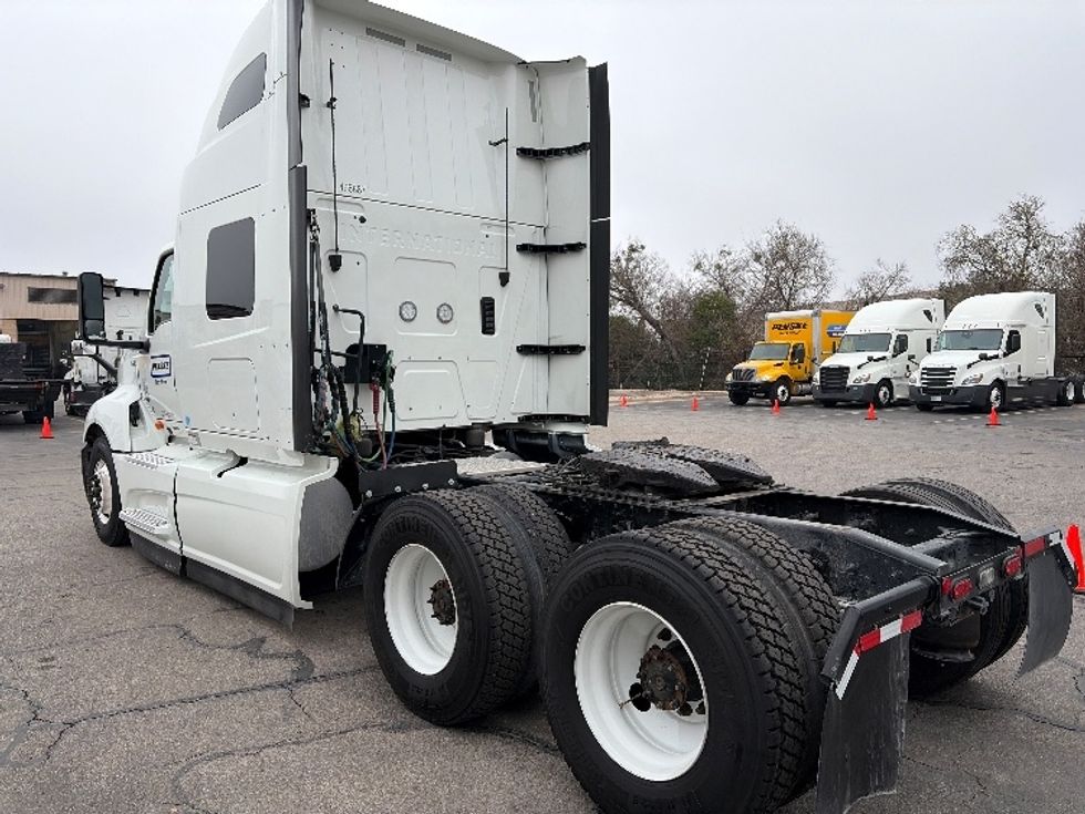 Sleeper Tractor-Heavy Duty Tractors-International-2023-LT625-Austin-TX-325,582\n\t\tmiles-$ 77,000 - Image 5