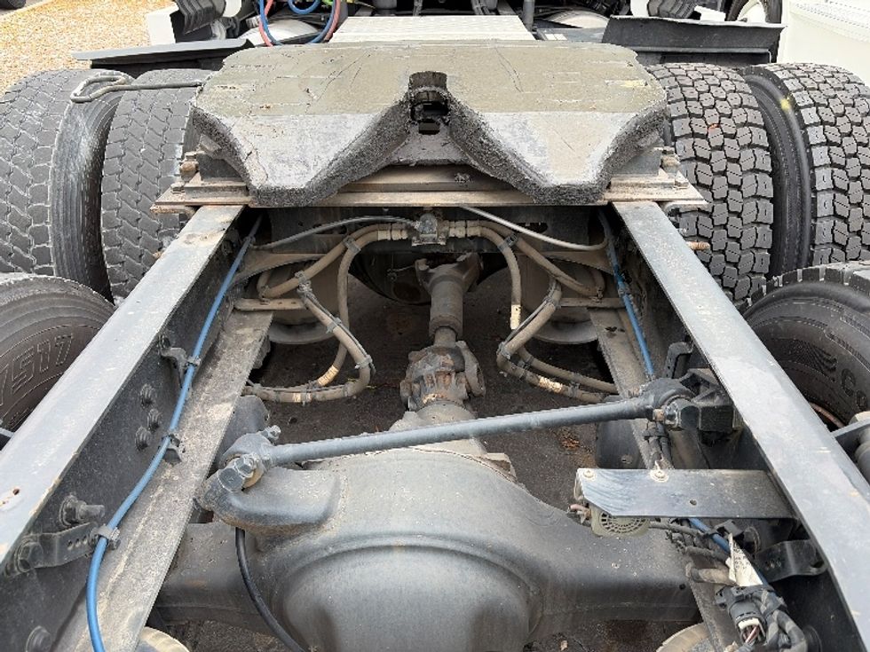 Sleeper Tractor-Heavy Duty Tractors-International-2023-LT625-Austin-TX-325,582\n\t\tmiles-$ 77,000 - Image 6