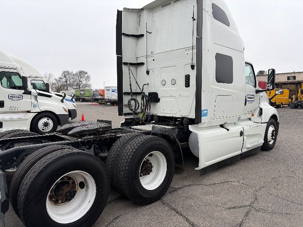 Sleeper Tractor-Heavy Duty Tractors-International-2023-LT625-Austin-TX-325,582\n\t\tmiles-$ 77,000 - Image 7