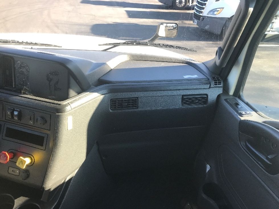 Sleeper Tractor-Heavy Duty Tractors-International-2023-LT625-Bensalem-PA-519,590\n\t\tmiles-$ 55,250 - Image 14