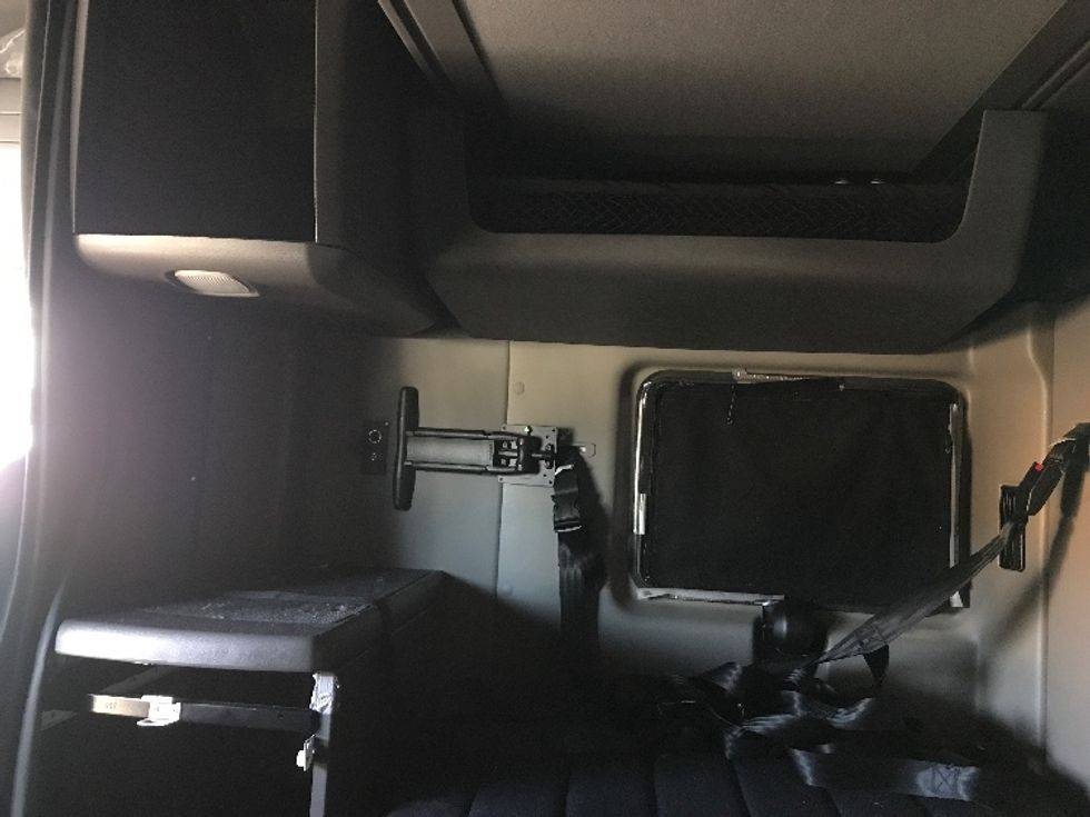 Sleeper Tractor-Heavy Duty Tractors-International-2023-LT625-Bensalem-PA-519,590\n\t\tmiles-$ 55,250 - Image 19