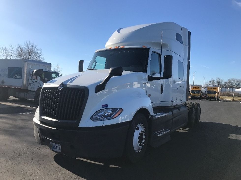 Sleeper Tractor-Heavy Duty Tractors-International-2023-LT625-Bensalem-PA-519,590\n\t\tmiles-$ 55,250 - Image 3