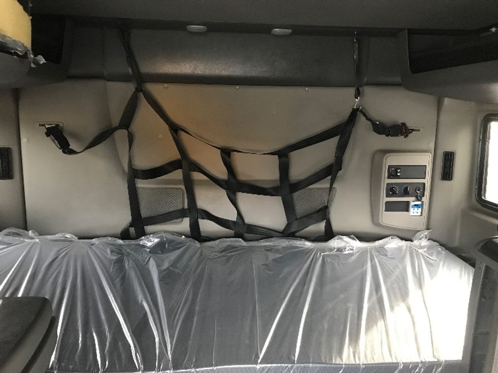 Sleeper Tractor-Heavy Duty Tractors-International-2023-LT625-Bensalem-PA-545,564\n\t\tmiles-$ 50,750 - Image 16