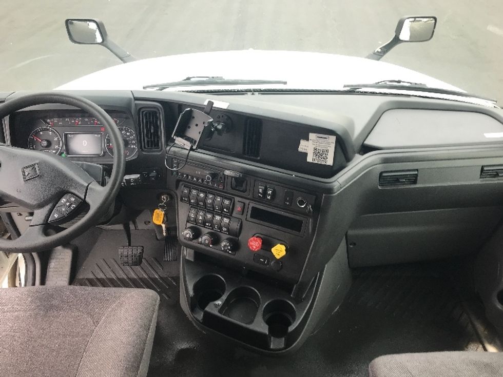 Sleeper Tractor-Heavy Duty Tractors-International-2023-LT625-Bensalem-PA-551,764\n\t\tmiles-$ 50,250 - Image 12