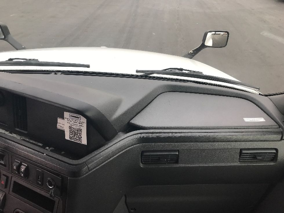 Sleeper Tractor-Heavy Duty Tractors-International-2023-LT625-Bensalem-PA-551,764\n\t\tmiles-$ 50,250 - Image 14