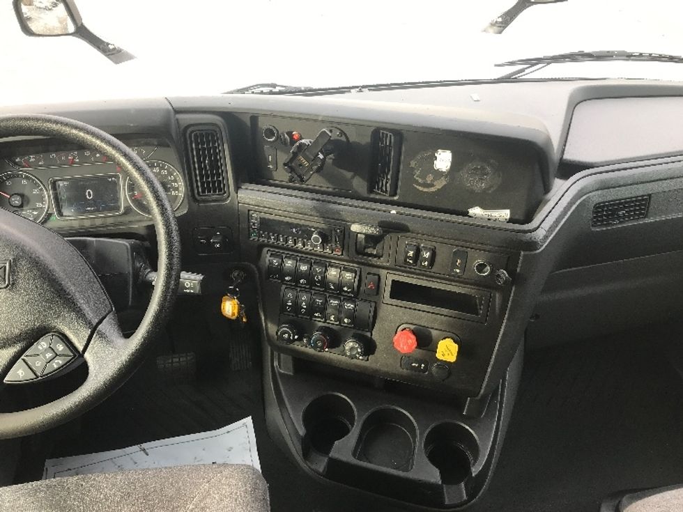 Sleeper Tractor-Heavy Duty Tractors-International-2023-LT625-Bensalem-PA-601,660\n\t\tmiles-$ 45,500 - Image 12