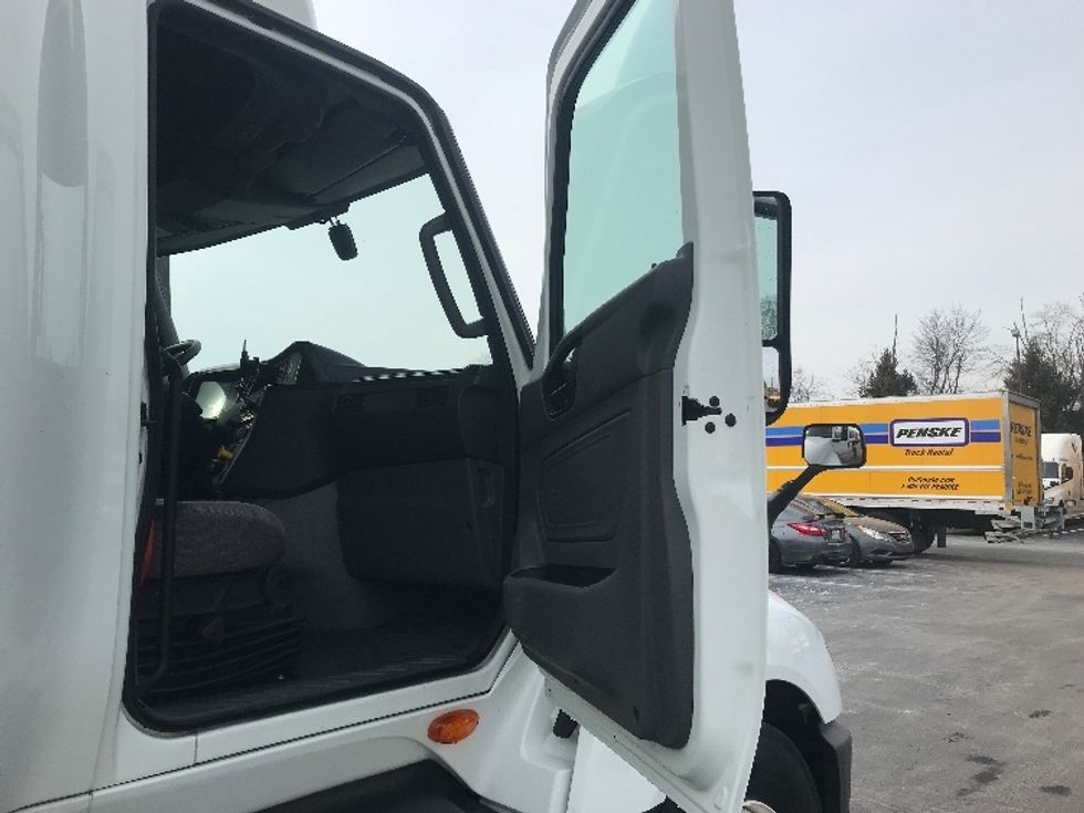 Sleeper Tractor-Heavy Duty Tractors-International-2023-LT625-Bensalem-PA-601,660\n\t\tmiles-$ 45,500 - Image 13