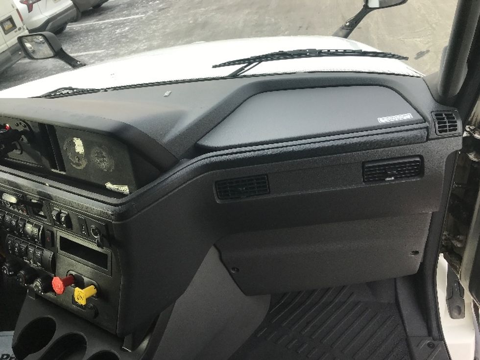 Sleeper Tractor-Heavy Duty Tractors-International-2023-LT625-Bensalem-PA-601,660\n\t\tmiles-$ 45,500 - Image 14