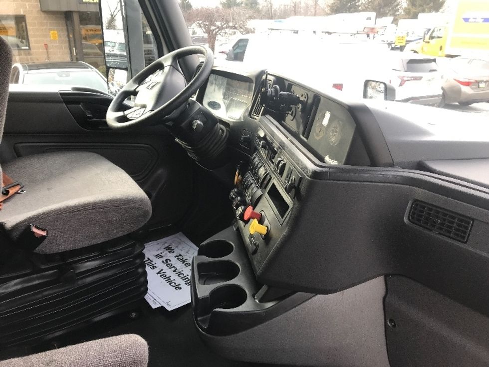Sleeper Tractor-Heavy Duty Tractors-International-2023-LT625-Bensalem-PA-601,660\n\t\tmiles-$ 45,500 - Image 15