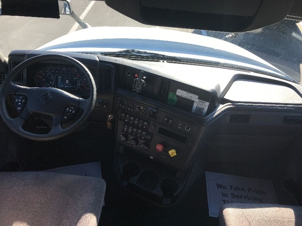 Sleeper Tractor-Heavy Duty Tractors-International-2023-LT625-Bensalem-PA-621,864\n\t\tmiles-$ 43,500 - Image 12