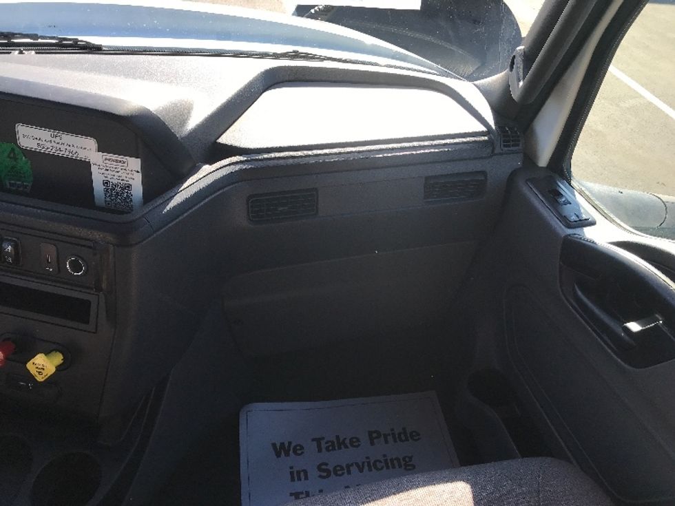 Sleeper Tractor-Heavy Duty Tractors-International-2023-LT625-Bensalem-PA-621,864\n\t\tmiles-$ 43,500 - Image 14