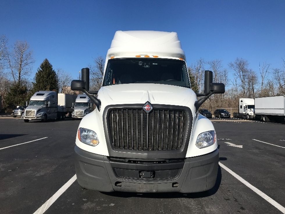 Sleeper Tractor-Heavy Duty Tractors-International-2023-LT625-Bensalem-PA-621,864\n\t\tmiles-$ 43,500 - Image 2