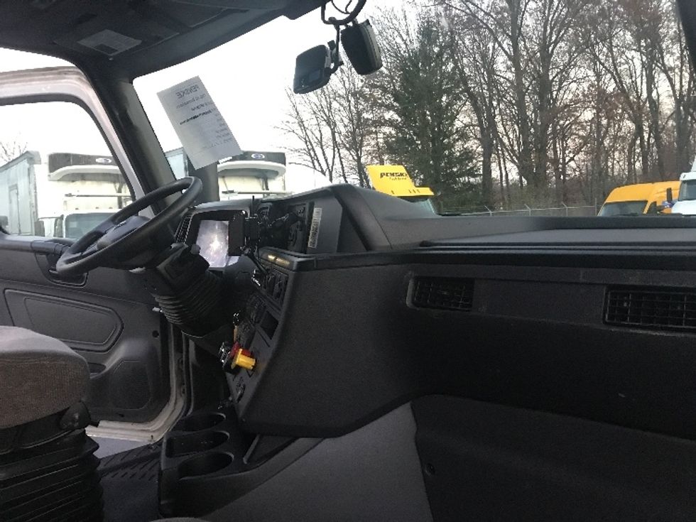 Sleeper Tractor-Heavy Duty Tractors-International-2023-LT625-Bensalem-PA-626,933\n\t\tmiles-$ 45,000 - Image 15