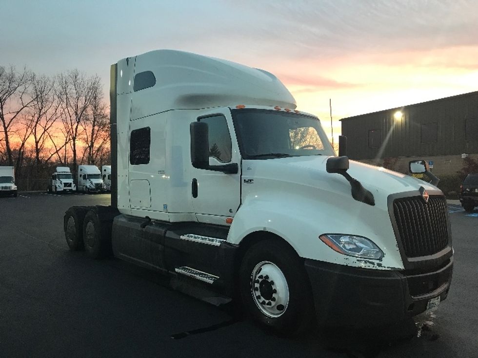 Sleeper Tractor-Heavy Duty Tractors-International-2023-LT625-Bensalem-PA-652,608\n\t\tmiles-$ 44,500 - Image 1