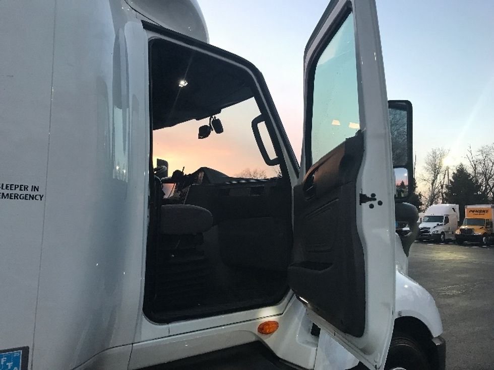 Sleeper Tractor-Heavy Duty Tractors-International-2023-LT625-Bensalem-PA-652,608\n\t\tmiles-$ 44,500 - Image 13