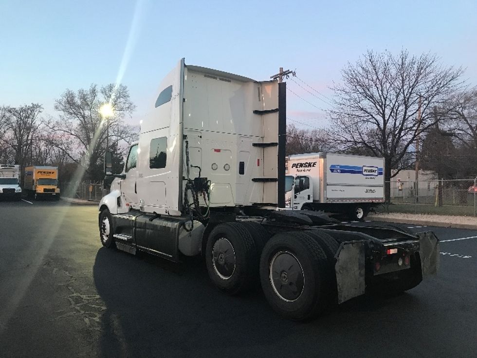 Sleeper Tractor-Heavy Duty Tractors-International-2023-LT625-Bensalem-PA-652,608\n\t\tmiles-$ 44,500 - Image 5