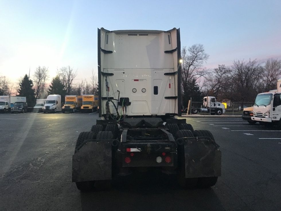 Sleeper Tractor-Heavy Duty Tractors-International-2023-LT625-Bensalem-PA-652,608\n\t\tmiles-$ 44,500 - Image 6