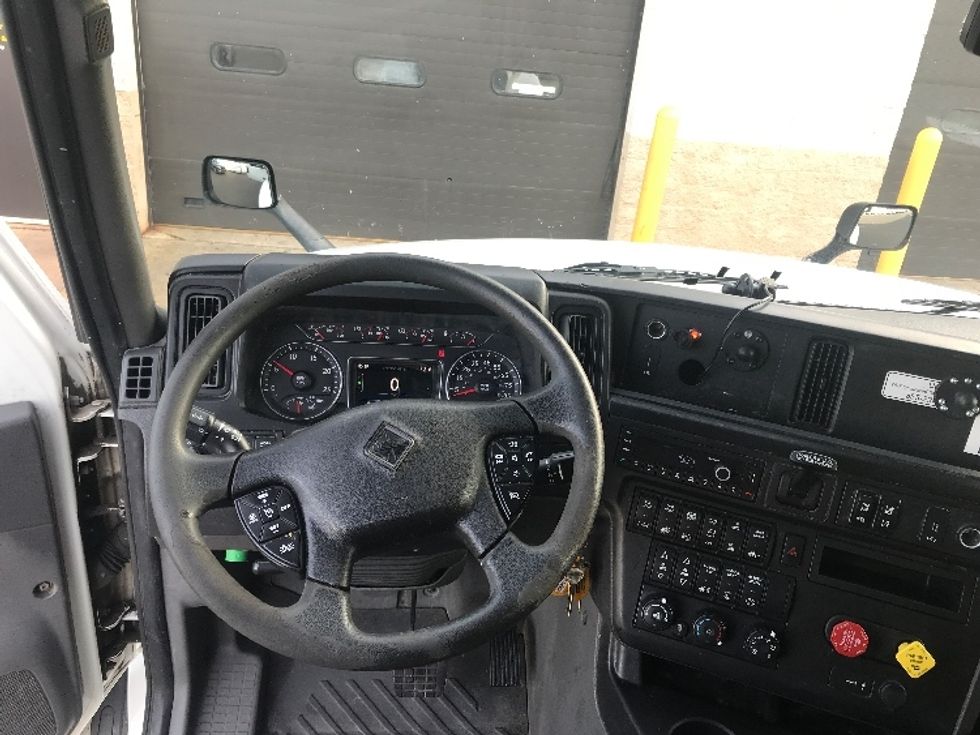 Sleeper Tractor-Heavy Duty Tractors-International-2023-LT625-Bensalem-PA-653,899\n\t\tmiles-$ 44,500 - Image 11