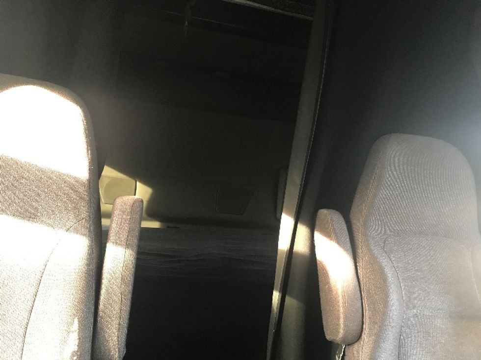 Sleeper Tractor-Heavy Duty Tractors-International-2023-LT625-Bensalem-PA-653,899\n\t\tmiles-$ 44,500 - Image 17