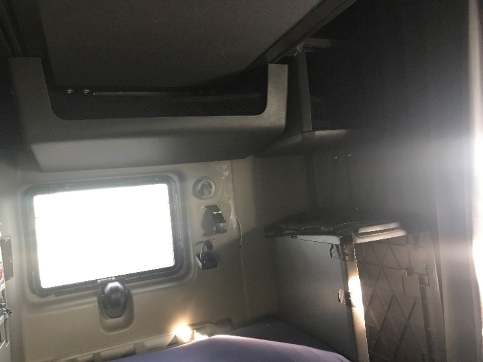 Sleeper Tractor-Heavy Duty Tractors-International-2023-LT625-Bensalem-PA-653,899\n\t\tmiles-$ 44,500 - Image 19