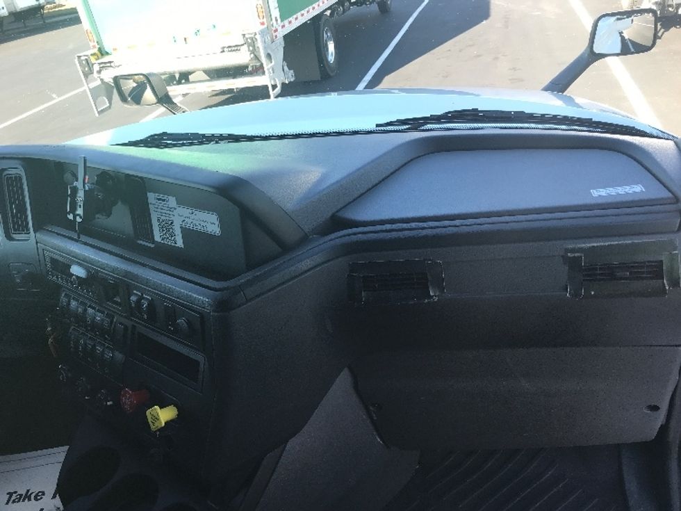 Sleeper Tractor-Heavy Duty Tractors-International-2023-LT625-Bensalem-PA-663,951\n\t\tmiles-$ 39,750 - Image 14