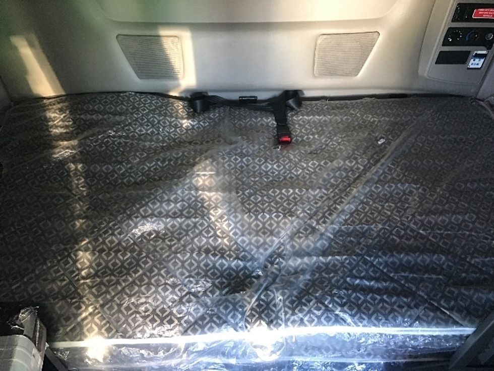 Sleeper Tractor-Heavy Duty Tractors-International-2023-LT625-Bensalem-PA-663,951\n\t\tmiles-$ 39,750 - Image 17