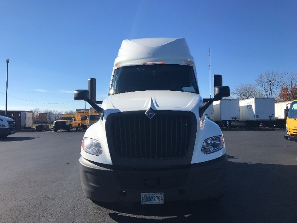 Sleeper Tractor-Heavy Duty Tractors-International-2023-LT625-Bensalem-PA-663,951\n\t\tmiles-$ 39,750 - Image 2