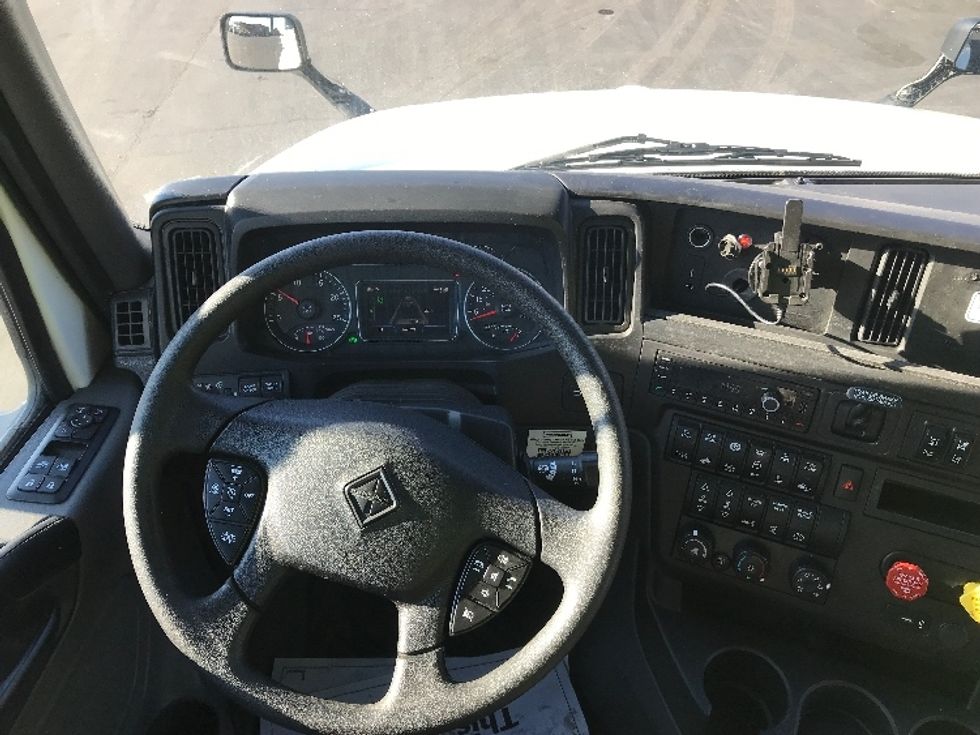 Sleeper Tractor-Heavy Duty Tractors-International-2023-LT625-Bensalem-PA-667,812\n\t\tmiles-$ 39,250 - Image 11